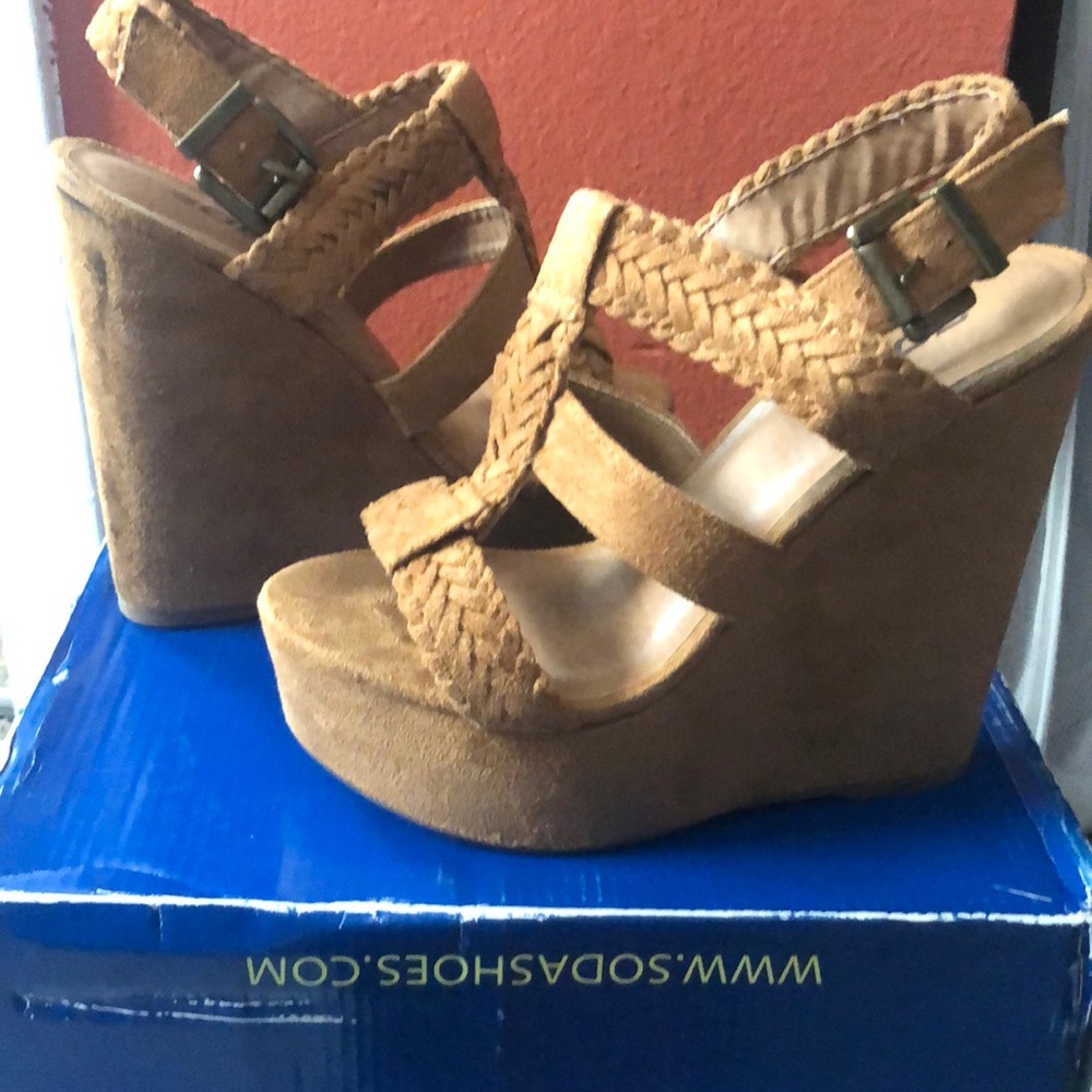 Womens wedge sandal size 6 1/2